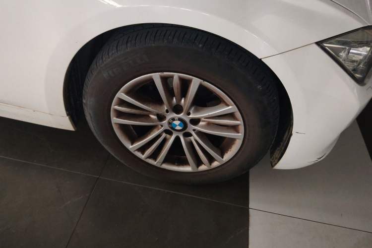 Used BMW 3 Series 2015 320Li Luxury Edition Fashion Model Right Front Wheel Hub