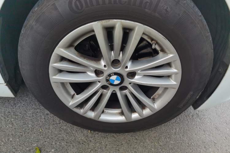 Used BMW 3 Series 2015 320Li Luxury Edition Fashion Model Right Front Wheel Hub