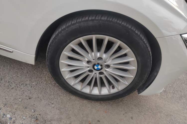 Used BMW 3 Series 2015 328Li Luxury Design Package Right Front Wheel Hub