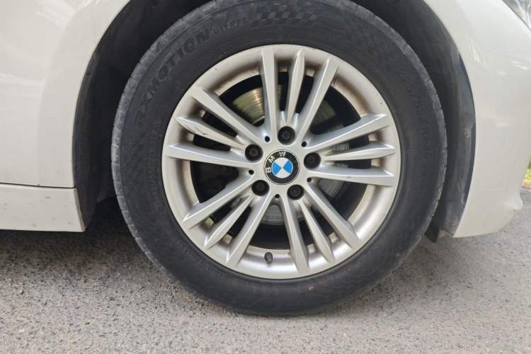 Used BMW 3 Series 2015 320Li Luxury Edition Fashion Model Right Front Wheel Hub
