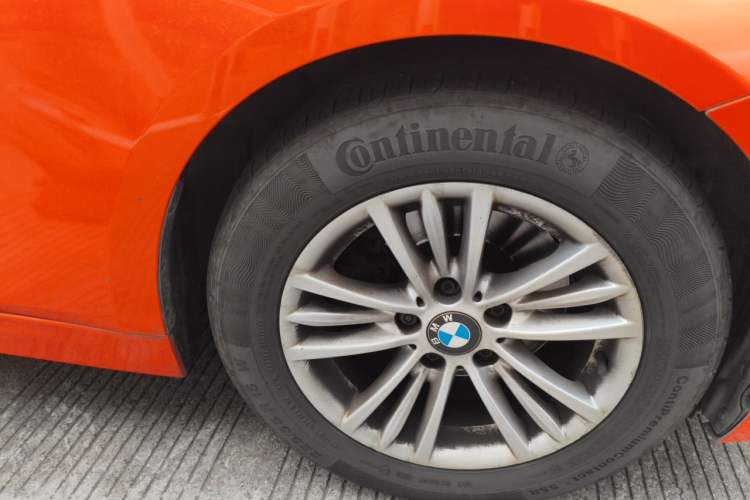 Used BMW 3 Series 2015 320Li Fashion Model Right Front Wheel Hub