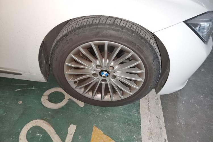 Used BMW 3 Series 2015 320Li Luxury Design Package Right Front Wheel Hub