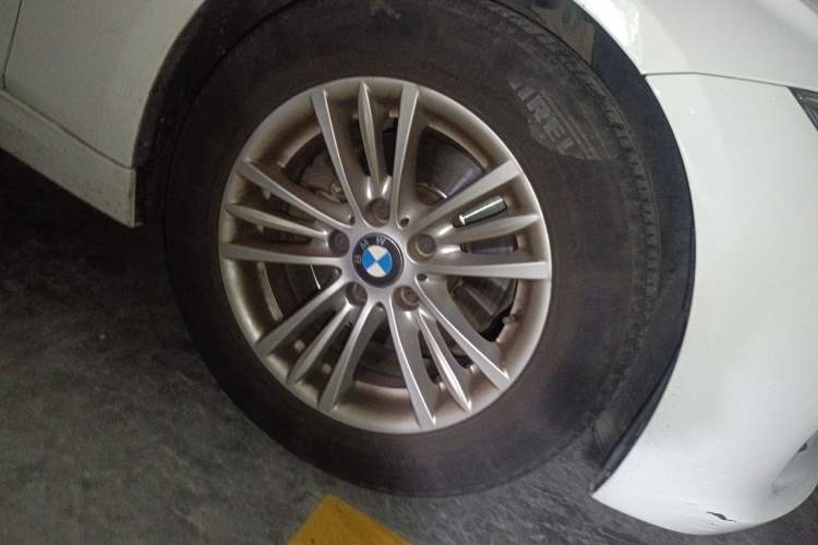 Used BMW 3 Series 2015 320Li Luxury Edition Fashion Model Right Front Wheel Hub
