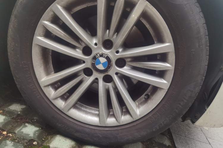 Used BMW 3 Series 2015 320Li Luxury Edition Fashion Model Right Front Wheel Hub
