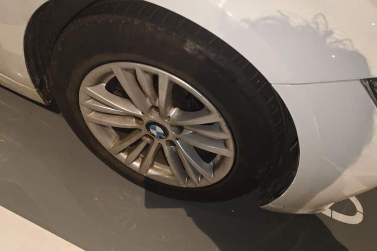 Used BMW 3 Series 2015 320Li Luxury Edition Fashion Model Right Front Wheel Hub