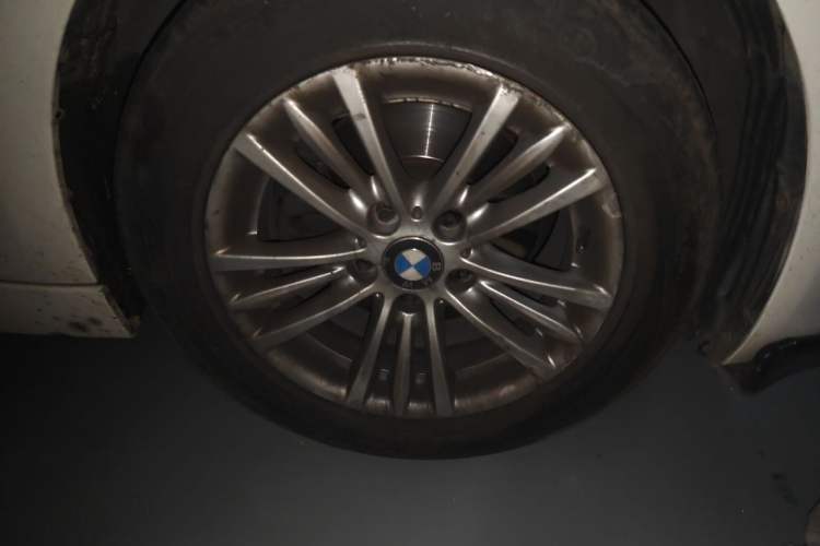 Used BMW 3 Series 2015 320Li Fashion Model Right Front Wheel Hub