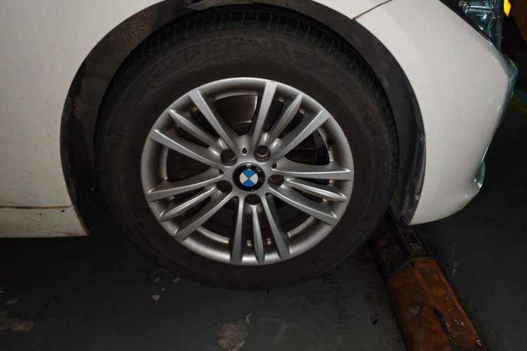 Used BMW 3 Series 2015 320Li Fashion Model Right Front Wheel Hub
