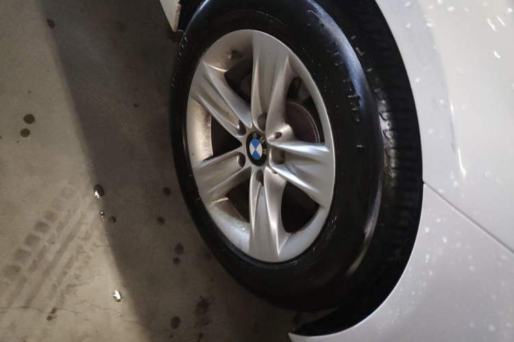 Used BMW 3 Series 2015 320i Luxury Line Stylish Edition Right Front Wheel Hub