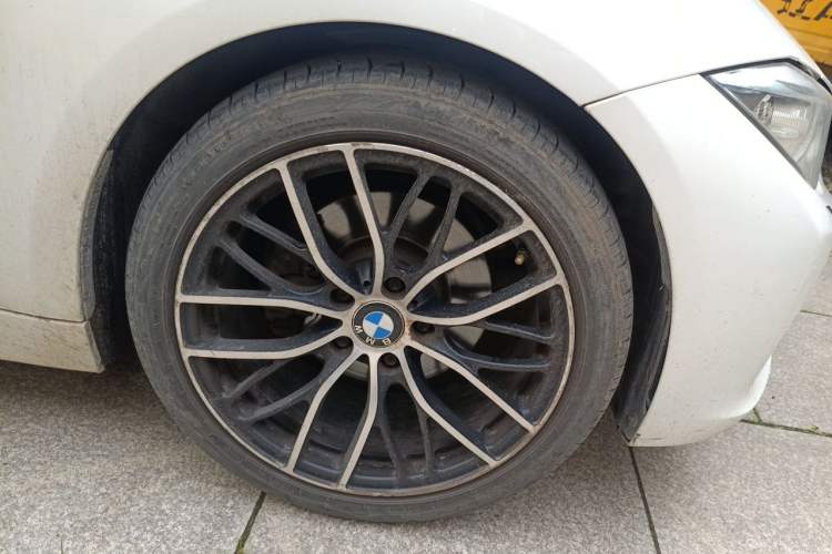 Used BMW 3 Series 2015 320i Fashion Model Right Front Wheel Hub