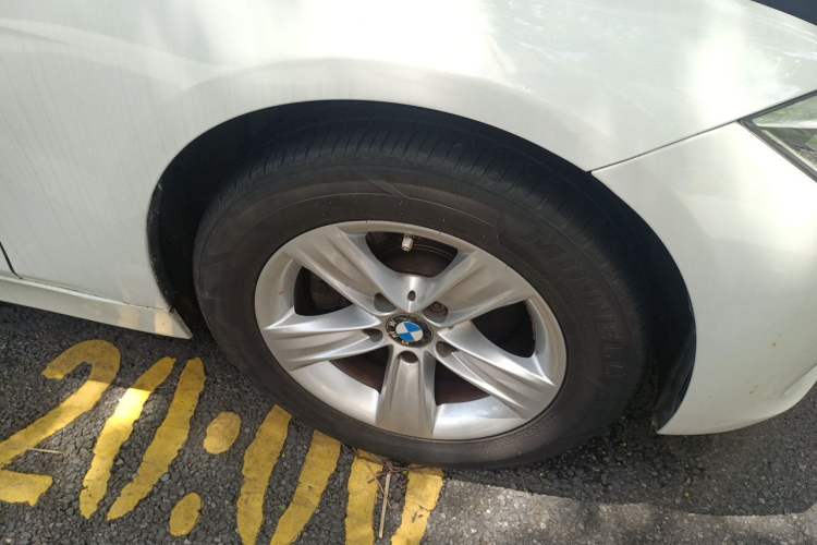 Used BMW 3 Series 2015 320i Luxury Line Stylish Edition Right Front Wheel Hub