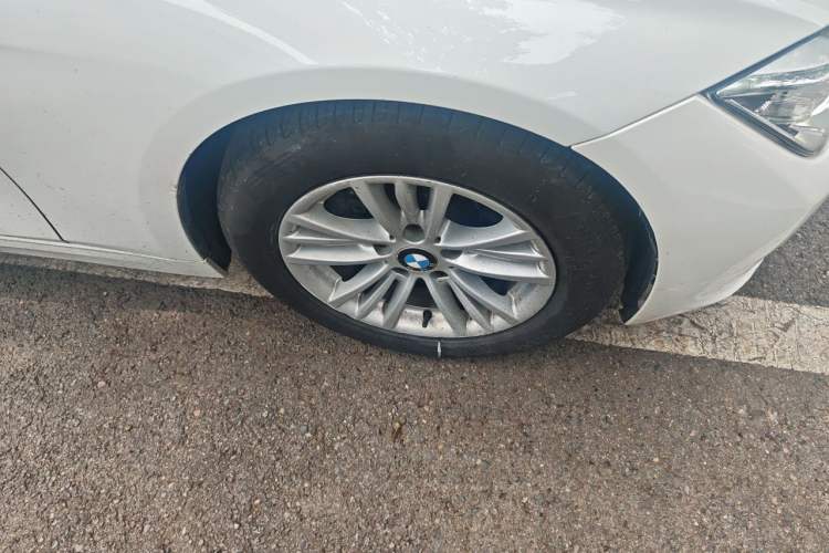 Used BMW 3 Series 2015 320Li Luxury Edition Fashion Model Right Front Wheel Hub