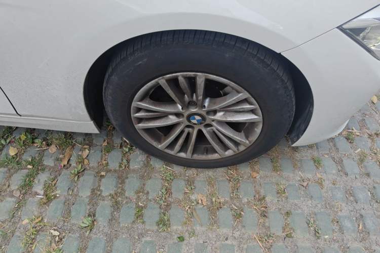 Used BMW 3 Series 2015 316Li Fashion Model Right Front Wheel Hub