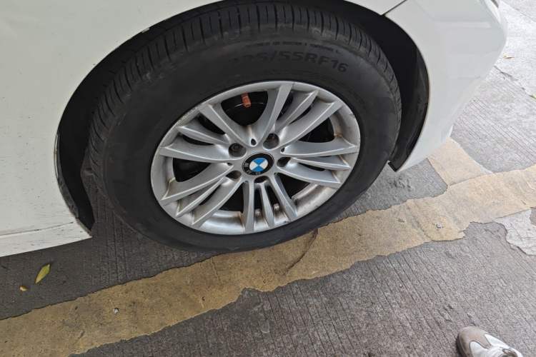 Used BMW 3 Series 2015 320Li Luxury Edition Fashion Model Right Front Wheel Hub