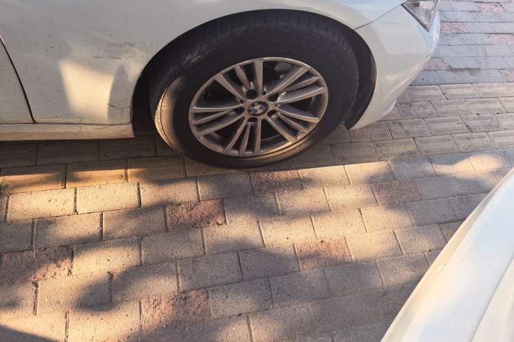 Used BMW 3 Series 2015 320Li Luxury Edition Fashion Model Right Front Wheel Hub