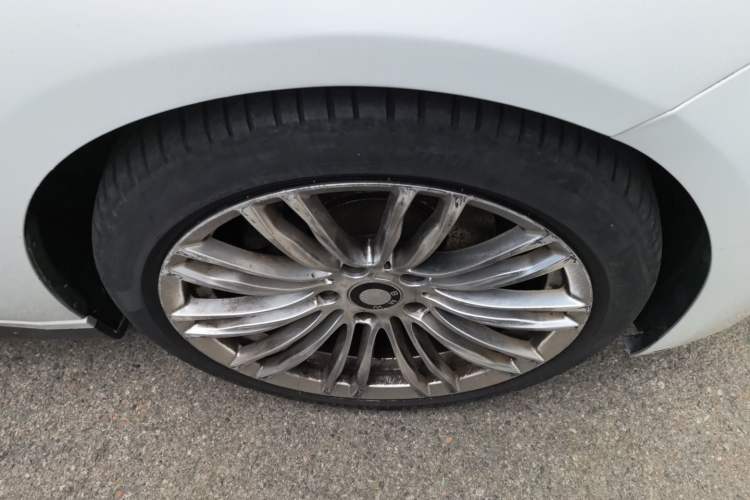 Used BMW 3 Series 2015 320i Luxury Line Stylish Edition Right Front Wheel Hub