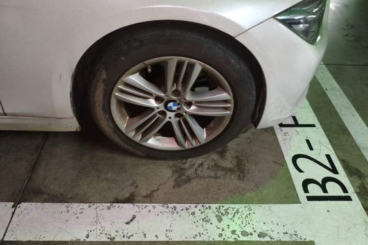 Used BMW 3 Series 2015 320Li Fashion Model Right Front Wheel Hub