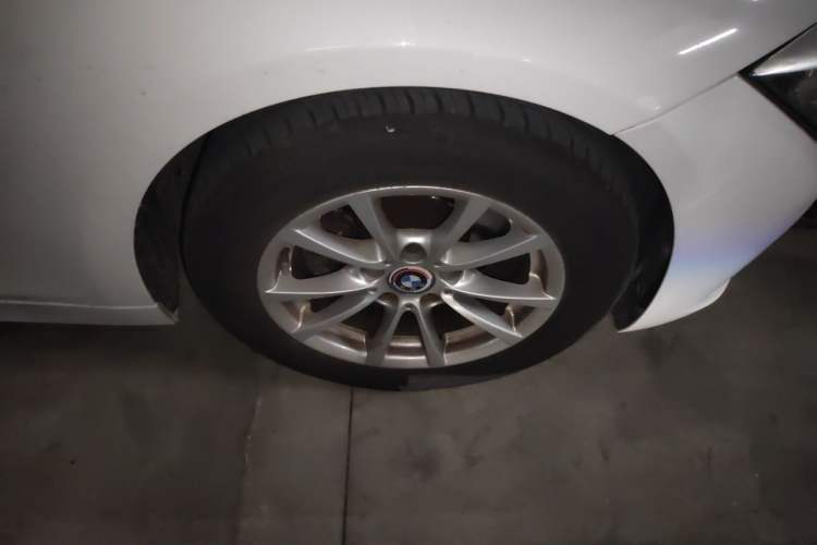 Used BMW 3 Series 2015 316i Active Edition Right Front Wheel Hub