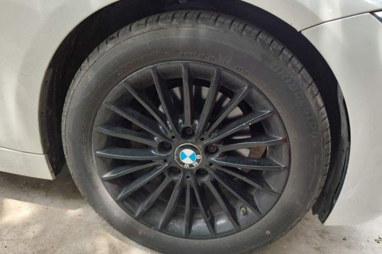 Used BMW 3 Series 2015 328Li Fashion Model Right Front Wheel Hub