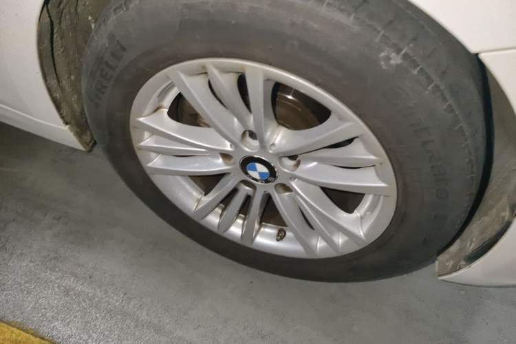Used BMW 3 Series 2015 320Li Fashion Model Right Front Wheel Hub