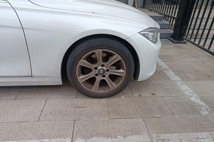 Used BMW 3 Series 2015 328Li Fashion Model Right Front Wheel Hub