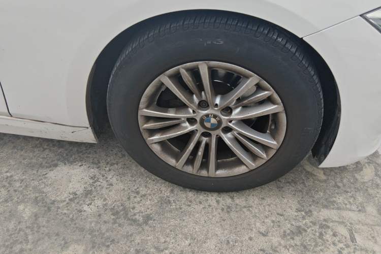 Used BMW 3 Series 2015 320Li Fashion Model Right Front Wheel Hub