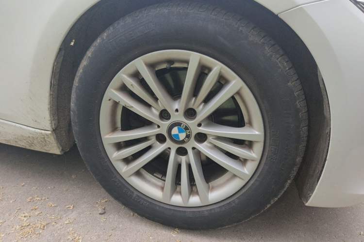 Used BMW 3 Series 2015 320Li Luxury Edition Fashion Model Right Front Wheel Hub