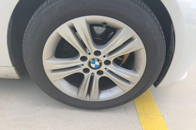 Used BMW 3 Series 2015 320i Sport Design Package Right Front Wheel Hub