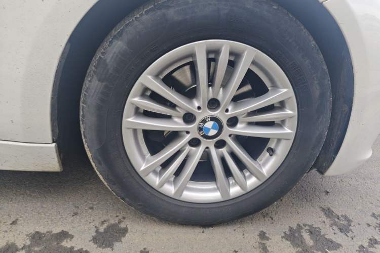Used BMW 3 Series 2015 320Li Fashion Model Right Front Wheel Hub