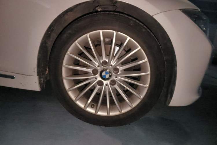 Used BMW 3 Series 2015 320Li Luxury Design Package Right Front Wheel Hub