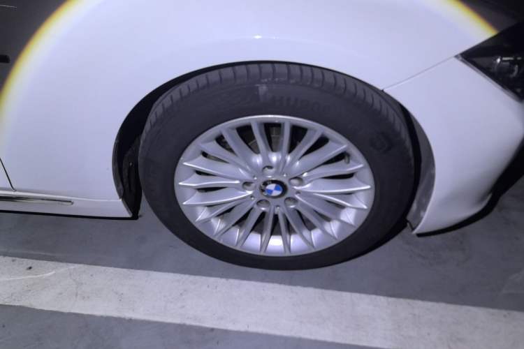 Used BMW 3 Series 2015 320Li Luxury Design Package Right Front Wheel Hub