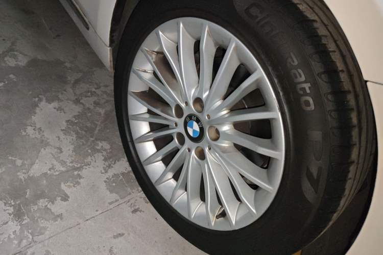 Used BMW 3 Series 2015 320Li Luxury Design Package Right Front Wheel Hub