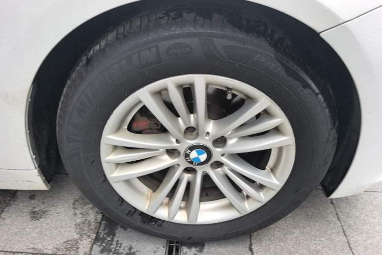 Used BMW 3 Series 2015 320Li Luxury Edition Fashion Model Right Front Wheel Hub