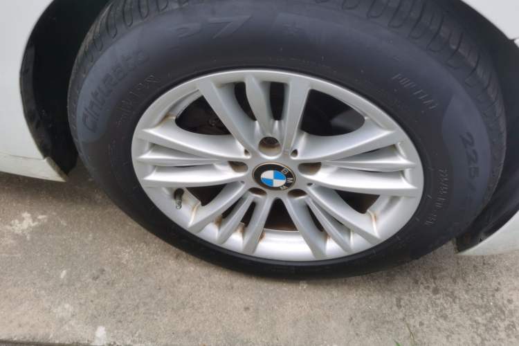 Used BMW 3 Series 2015 320Li Luxury Edition Fashion Model Right Front Wheel Hub