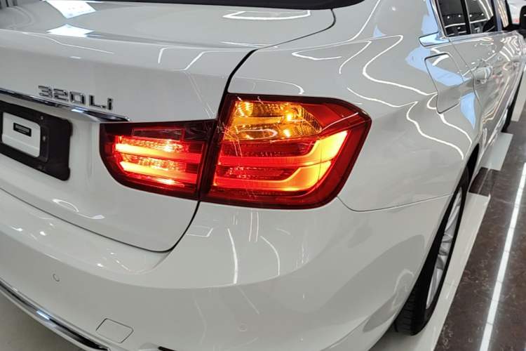 Used BMW 3 Series 2015 320Li Luxury Edition Fashion Model Right Rear Taillight