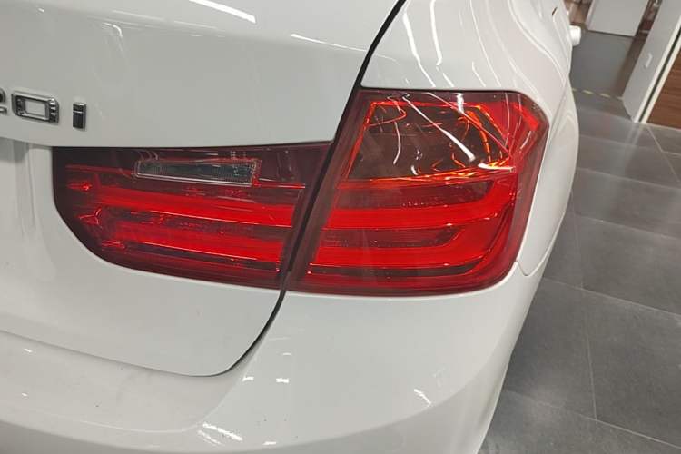 Used BMW 3 Series 2015 320i Luxury Line Stylish Edition Right Rear Taillight
