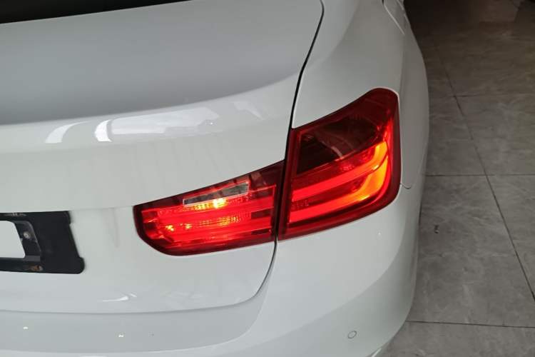 Used BMW 3 Series 2015 320i Active Edition Right Rear Taillight