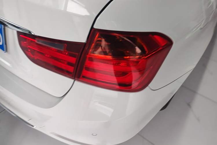 Used BMW 3 Series 2015 316Li Fashion Model Right Rear Taillight