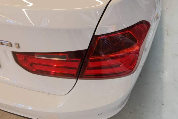 Used BMW 3 Series 2015 320i Sport Design Package Right Rear Taillight