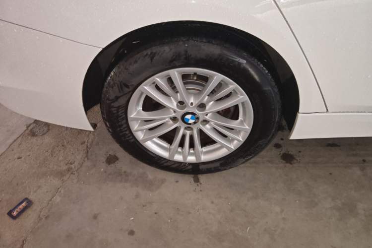 Used BMW 3 Series 2015 320Li Luxury Edition Fashion Model Right Rear Wheel Hub