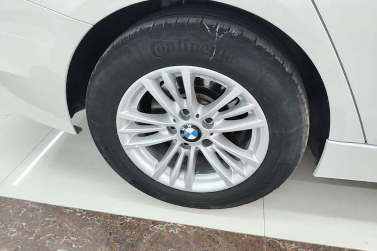 Used BMW 3 Series 2015 320Li Luxury Edition Fashion Model Right Rear Wheel Hub