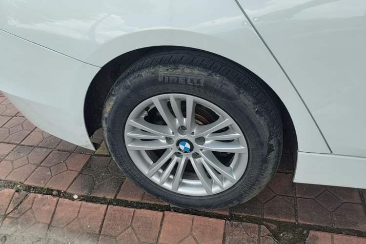 Used BMW 3 Series 2015 320Li Luxury Edition Fashion Model Right Rear Wheel Hub
