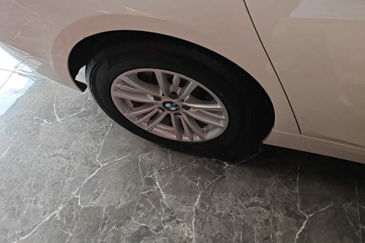 Used BMW 3 Series 2015 320Li Luxury Edition Fashion Model Right Rear Wheel Hub