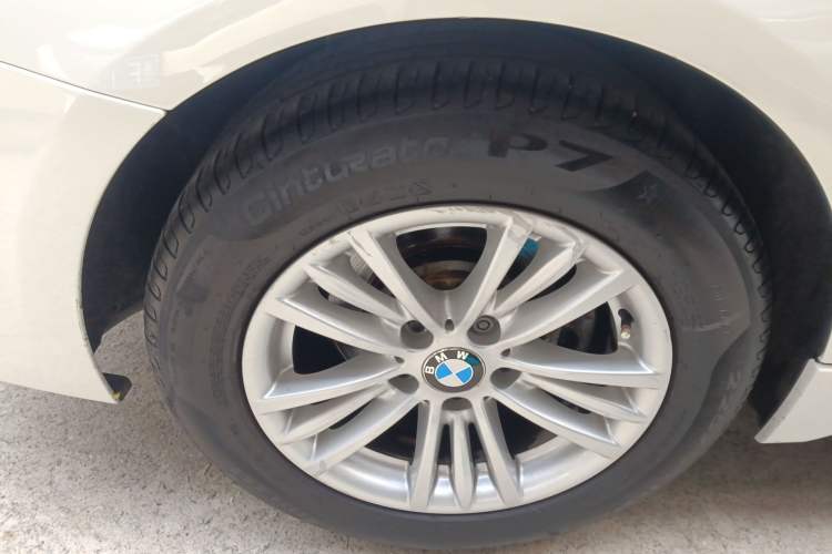 Used BMW 3 Series 2015 320Li Luxury Edition Fashion Model Right Rear Wheel Hub