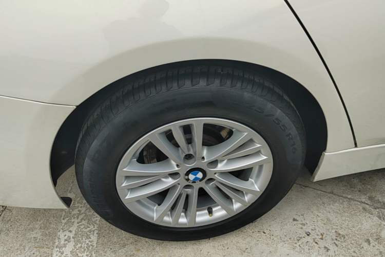 Used BMW 3 Series 2015 320Li Fashion Model Right Rear Wheel Hub
