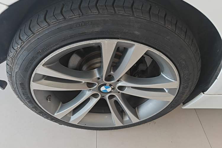 Used BMW 3 Series 2015 320Li Luxury Edition Fashion Model Right Rear Wheel Hub
