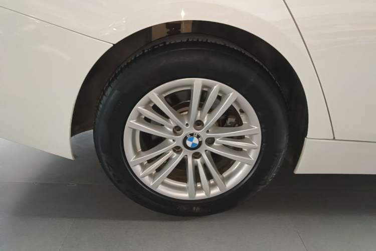 Used BMW 3 Series 2015 320Li Luxury Edition Fashion Model Right Rear Wheel Hub