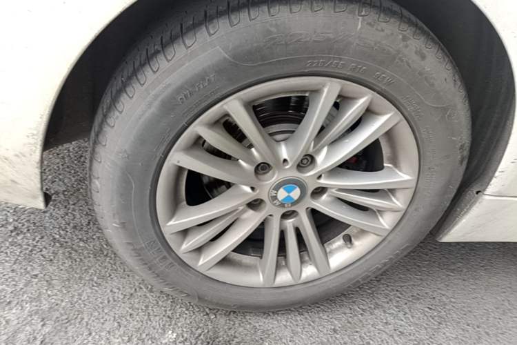 Used BMW 3 Series 2015 320Li Luxury Edition Fashion Model Right Rear Wheel Hub