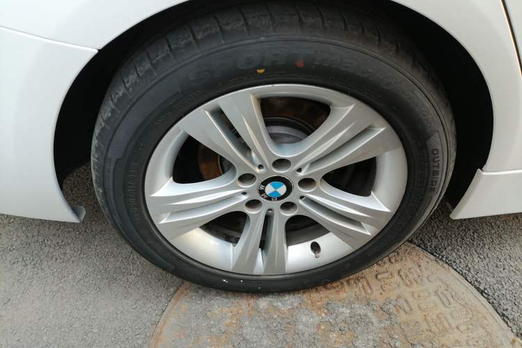 Used BMW 3 Series 2015 320i Sport Design Package Right Rear Wheel Hub