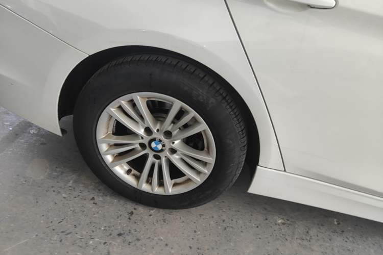 Used BMW 3 Series 2015 320Li Luxury Edition Fashion Model Right Rear Wheel Hub