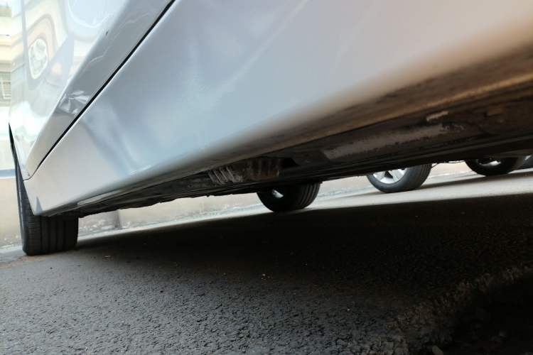 Used BMW 3 Series 2015 320i Sport Design Package Right Side Sill